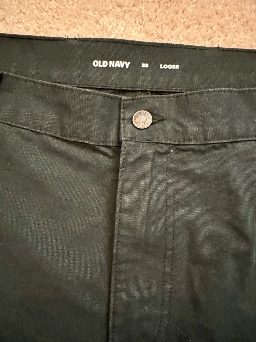NWOT Dark Green Cargo Shorts. Size 38